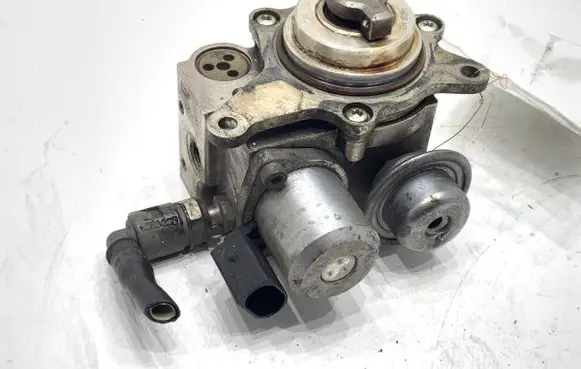 Peugeot 508 Fuel injection high pressure pump
