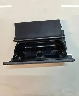 Volkswagen Touran I Ashtray (front) 