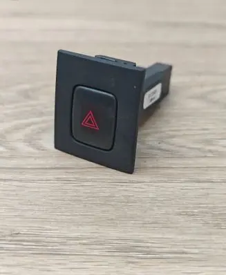 Volvo XC70 Hazard light switch 9123685 15W044