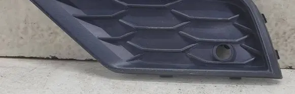 Volkswagen Tiguan Front bumper lower grill 5NA853665A