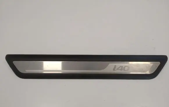 Hyundai i40 Front sill trim cover 858833Z100 A049100