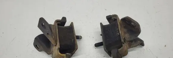 KIA Sorento Engine mount bracket 218123E150