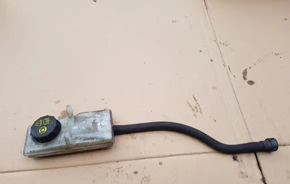 Ford S-MAX Brake fluid reservoir 