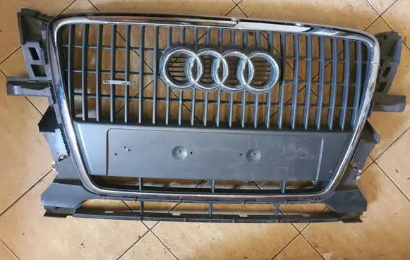Audi Q5 SQ5 8R Front bumper upper radiator grill 8R0853651