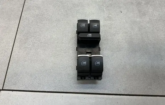 Volkswagen Touran II Electric window control switch 5K4959857