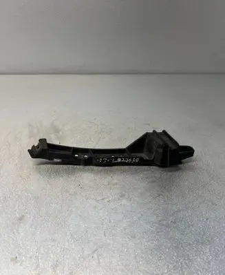 Audi A3 S3 8L Front bumper mounting bracket 8L0807184184E