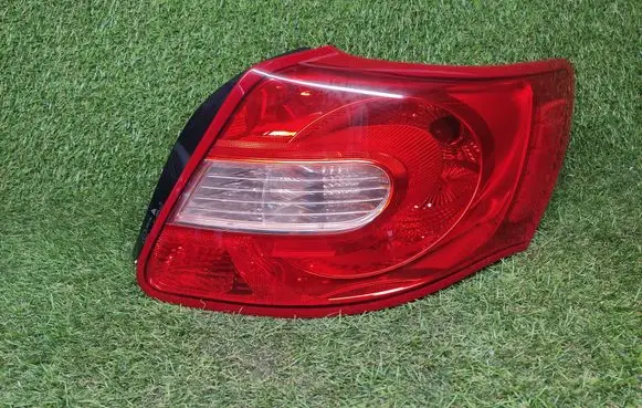 Suzuki Kizashi Rear/tail lights F114000434