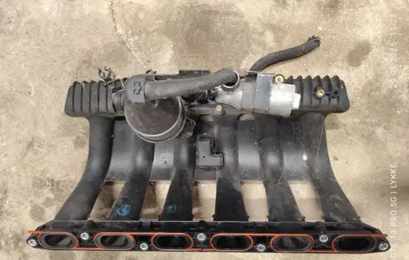 BMW 5 E39 Intake manifold 111427618 PA66GF35 2900301819