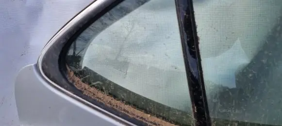 Lexus IS 220D-250-350 Rear vent window glass 