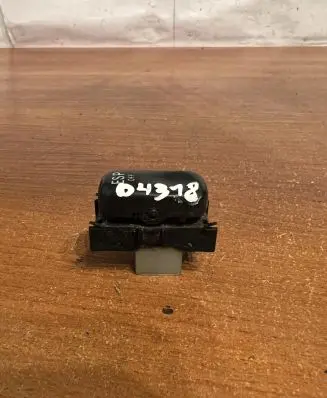 Mercedes-Benz E W210 Other switches/knobs/shifts 2108213551 D4318
