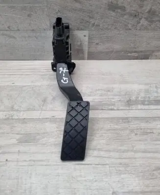 Volkswagen Golf VII Accelerator throttle pedal 5Q1723503H