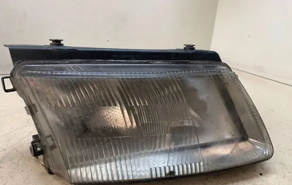 Volkswagen PASSAT B5 Headlight/headlamp 14742600