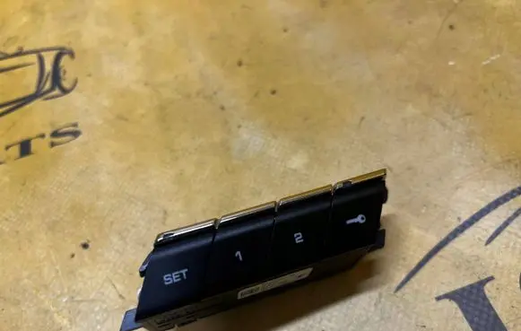 Porsche Panamera (970) Seat memory switch 97061310351