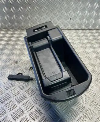 BMW X3 F25 Glove box central console 105010242