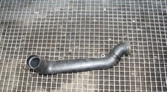 Land Rover Discovery 3 - LR3 Air intake hose/pipe PHD000603