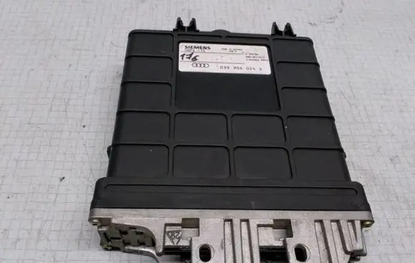 Audi A6 S6 C4 4A Engine control unit/module 039906024D 5WP4174