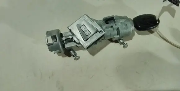 Ford Focus Ignition lock 3M513F880AD