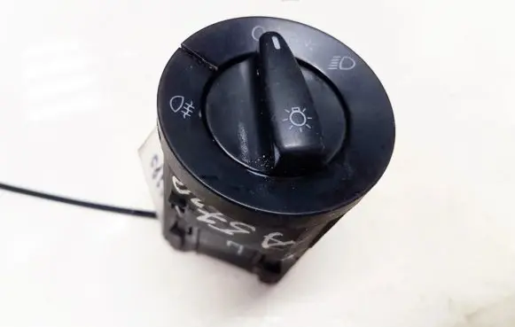 Volkswagen Golf IV Light switch 1C0941531