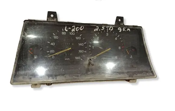 Mitsubishi L200 Speedometer (instrument cluster) MB562269 2578002851