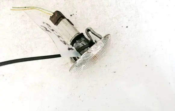 Front fender indicator light
