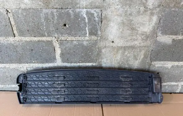 Jaguar XE Intercooler air guide/duct channel LX738475AC