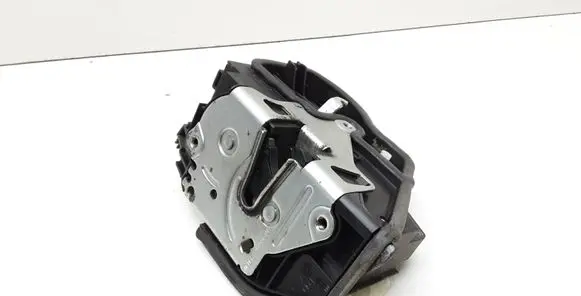 BMW X1 E84 Front door lock 7202144
