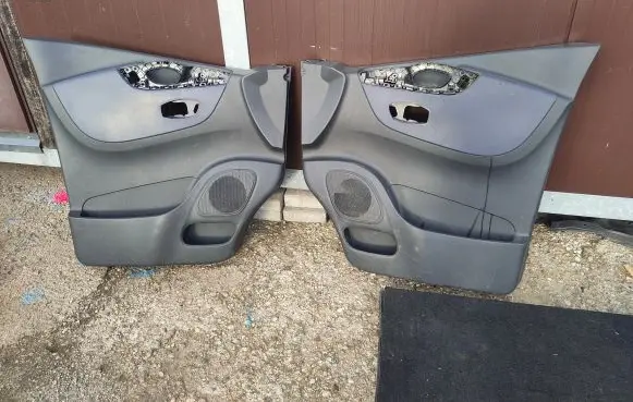 Renault Trafic III (X82) Front door card panel trim