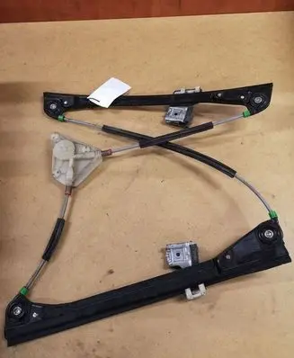 Volkswagen Polo Front window lifting mechanism without motor