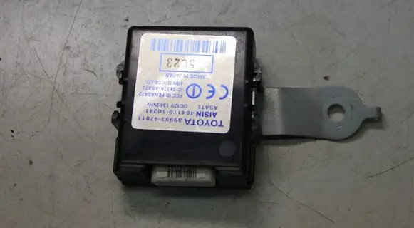 Toyota Prius (XW20) Tailgate/trunk control unit/module 8999347011