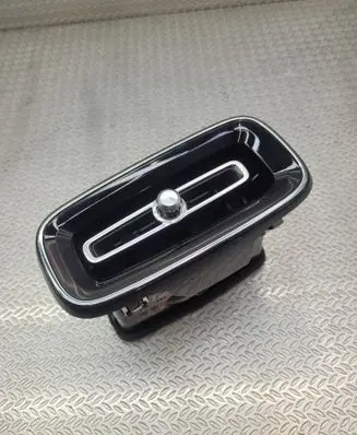 Volvo XC40 Dashboard side air vent grill/cover trim 31442625