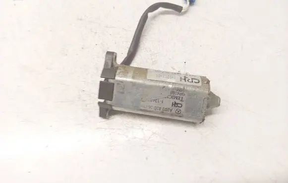 Mercedes-Benz C W203 Seat adjustment motor A2038203642