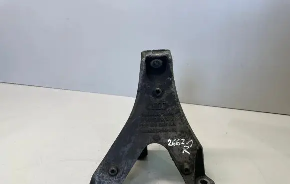 Audi A4 S4 B7 8E 8H Engine mounting bracket 8E0199308AP