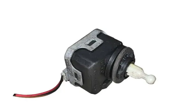 Volkswagen Golf IV Headlight level adjustment motor 6Y0941295 007878