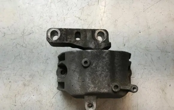 Volkswagen Golf V Engine mount bracket 1K0199262AE