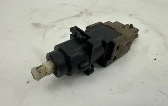Alfa Romeo 159 Brake pedal sensor switch 46840511