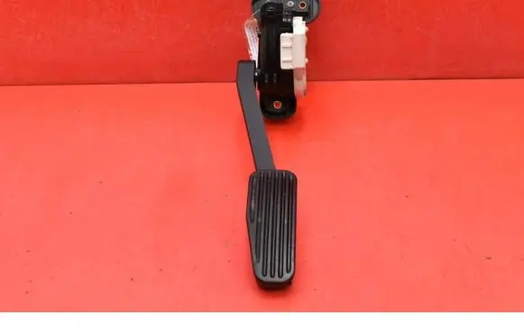 Volvo S60 Accelerator throttle pedal 30683516