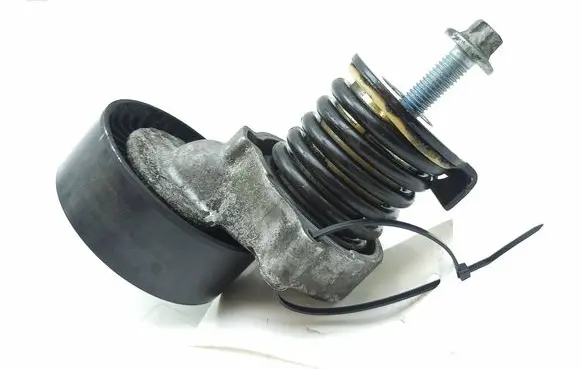 Mercedes-Benz SLK R171 Generator/alternator belt tensioner A2712000270 2712000270