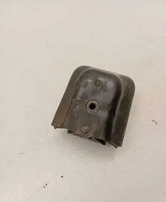 Engine mount bracket