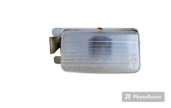 Nissan Leaf I (ZE0) Number plate light I090037