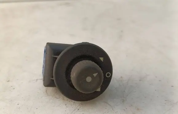 Citroen Xantia Wing mirror switch 185526