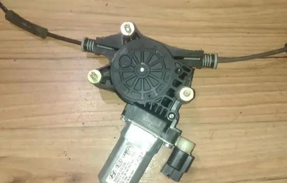 KIA Rio Front door window regulator motor 988101g100
