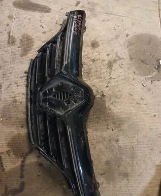 Renault Megane IV Front bumper upper radiator grill 622562805R