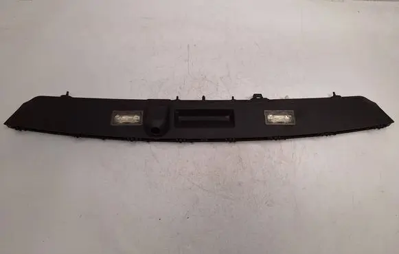 BMW 7 G11 G12 Trunk door license plate light bar 7357105 51137357105
