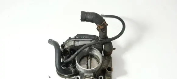 Audi A4 S4 B5 8D Throttle valve 058133063