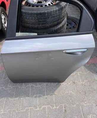 Alfa Romeo 159 Rear door