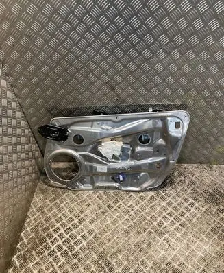 Mercedes-Benz E W212 Front door window regulator with motor 2047202579 A2047202579