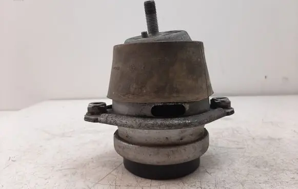 Porsche Cayenne (9PA) Engine mount bracket 94837505001