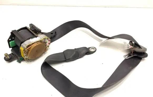 Honda CR-V Front seatbelt