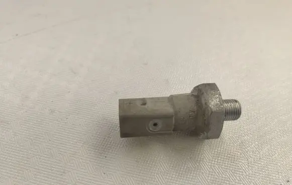 Audi Q5 SQ5 Oil pressure sensor 06E919081C