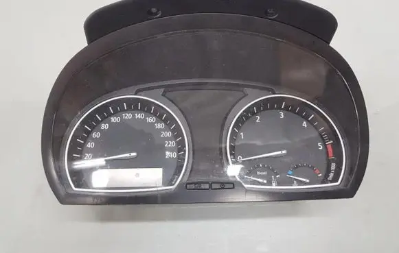 BMW X3 E83 Speedometer (instrument cluster)